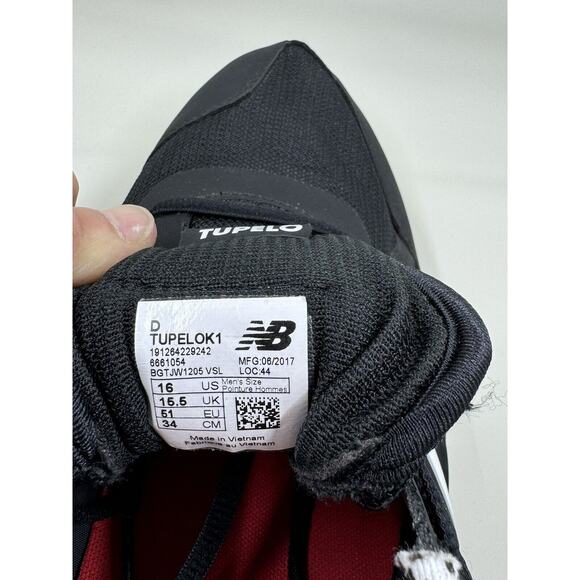 NEW "New Balance" Tupelo Mens Cleats  Black & White SZ 12.5 Sports Baseball - Picture 11 of 12